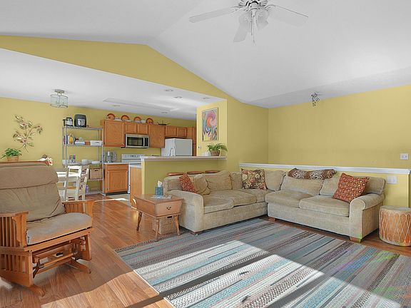 5th image of 1660 Creston Dr