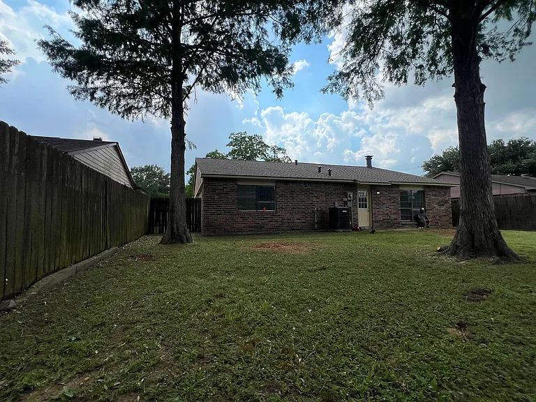 17626 Bullis Gap Dr — Photo 13