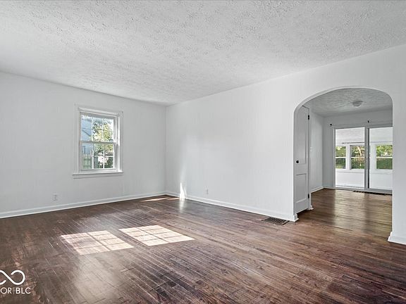 4th image of 48 Rosemere Ave