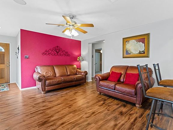 4th image of 575 Gina Dr