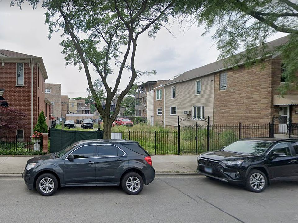 2nd image of 1063 W Vernon Park Pl