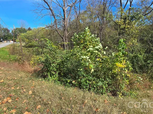 520 Healan Pl, Lenoir, NC 28645