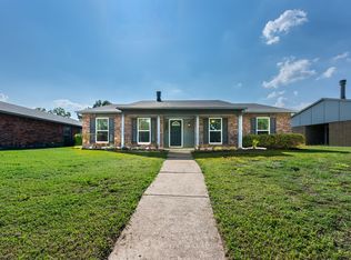 9210 Linda Vista Dr, Rowlett, TX 75088