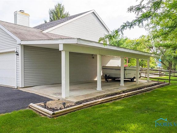 3rd image of 1666 Castlebar Dr