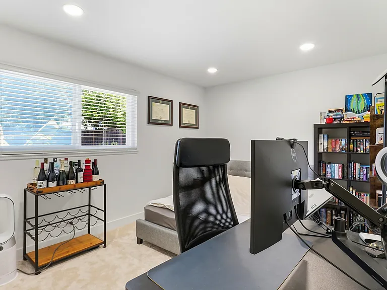 5588 Dartmouth Dr — Photo 17