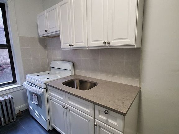 4th image of 4315 46th St APT D6