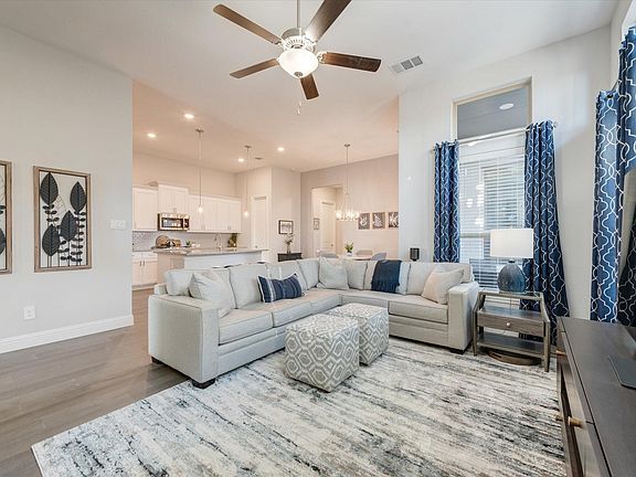 4th image of 205 Rain Lily Ln