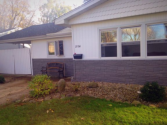2nd image of 1094 Roselawn Dr