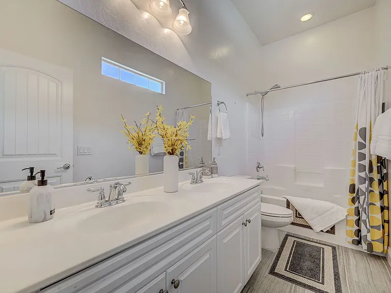933 Everest Peak Ave — Photo 37