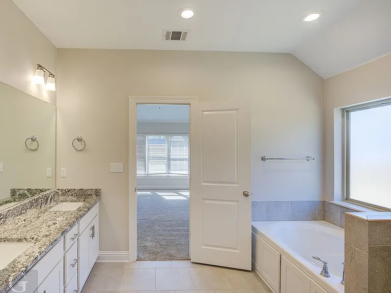 828 Abita Chase — Photo 14
