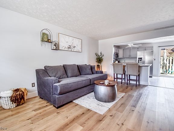 4th image of 895 Brittney Ct