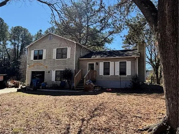 2857 Cherokee Cv, Stone Mountain, GA 30087