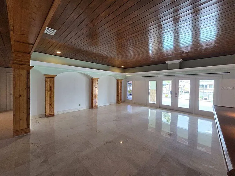 3927 E Eden Roc Cir — Photo 7