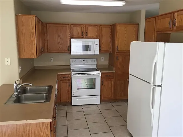 14916 W Watson Cir — Photo 2