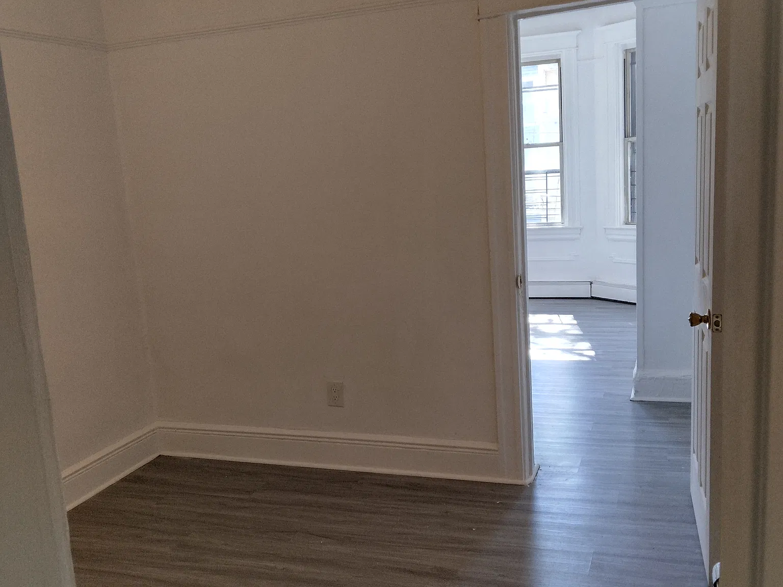 3 bed, 1000 sqft, $2,800 — Photo 3