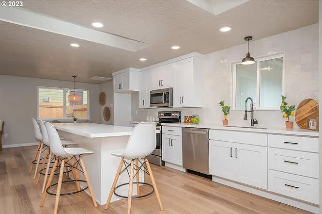 3770 SE Pelton Ave — Photo 4