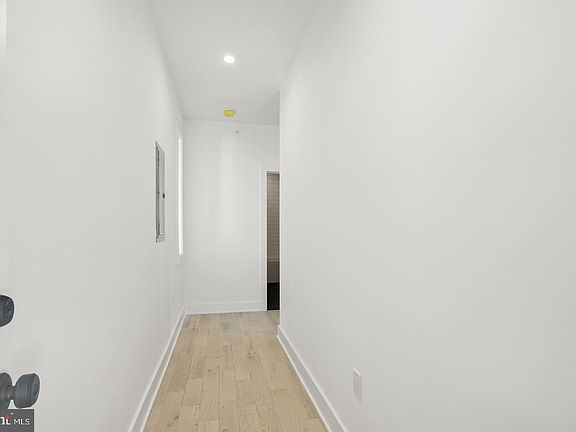 2nd image of 2109 S Iseminger St APT 4