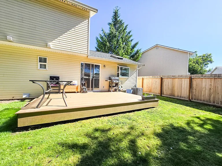 16952 Tulip Ln — Photo 18