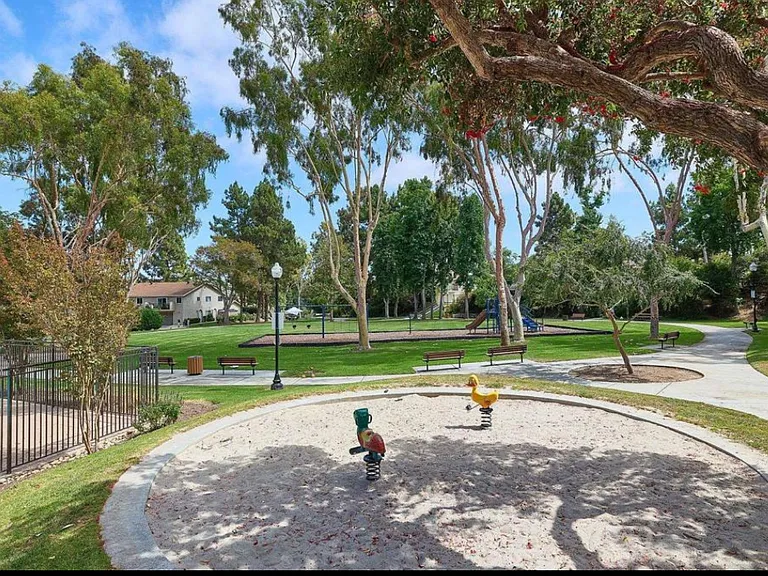 7885 Camino Glorita — Photo 12