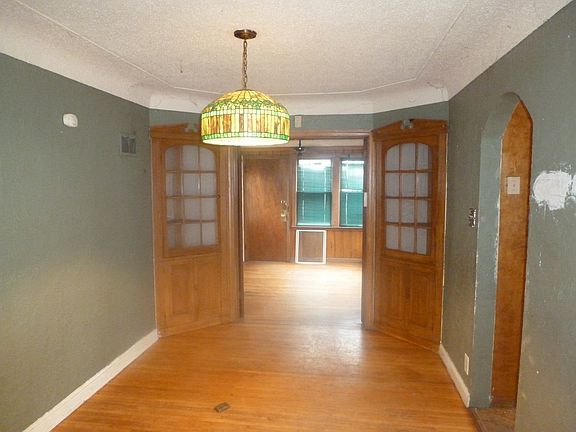 3rd image of 4157 James Ave N