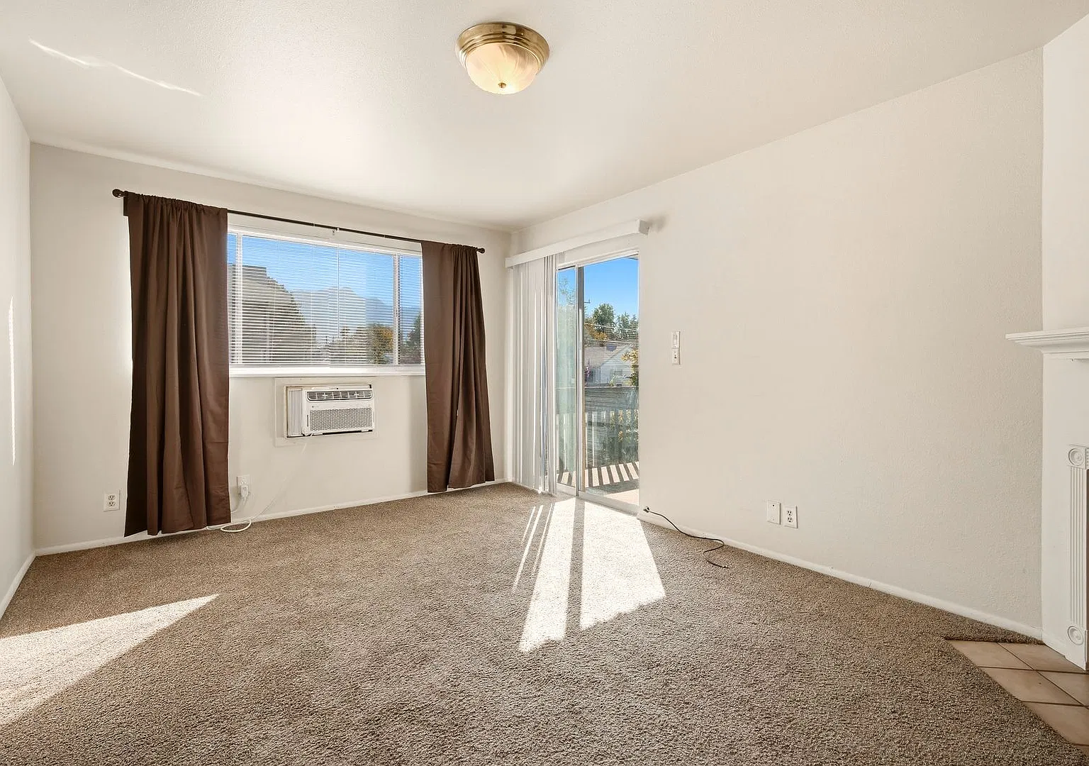 Awesome 3 Bed 2 Bath Condo Unit in Murray — Photo 4