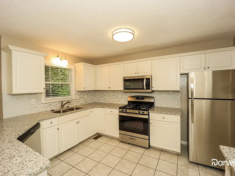 370 Fenbrook Way SW — Photo 3