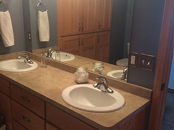 2nd image of 816 Winsome Way NE