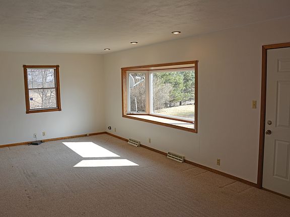 3rd image of 10992 760th Ave