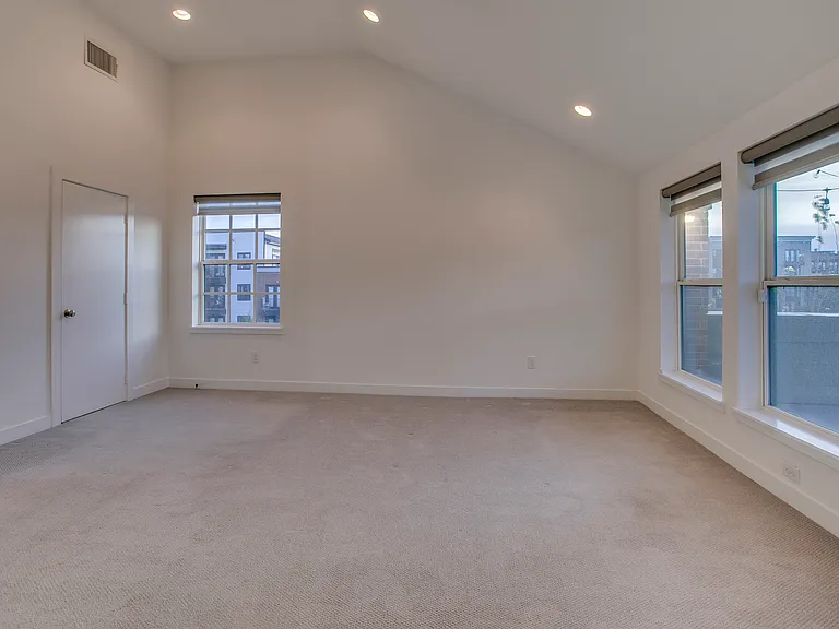 602 Finley Ct — Photo 32