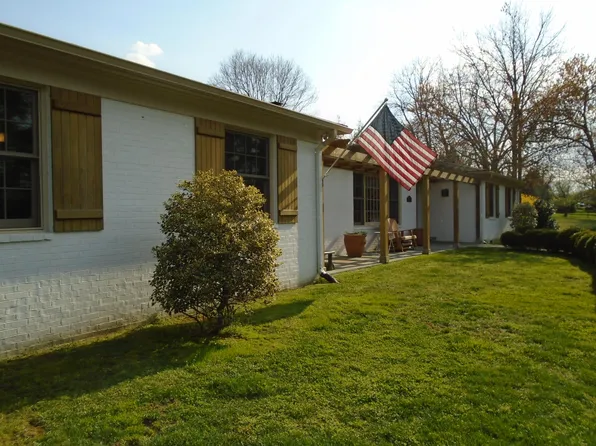 404 E Federal St, Middleburg, VA 20117