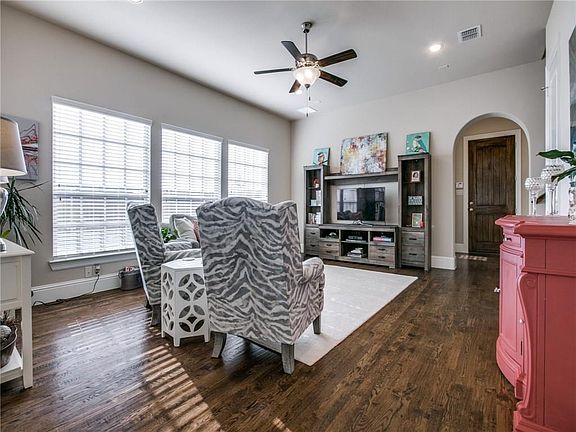 4th image of 700 Northwood Dr