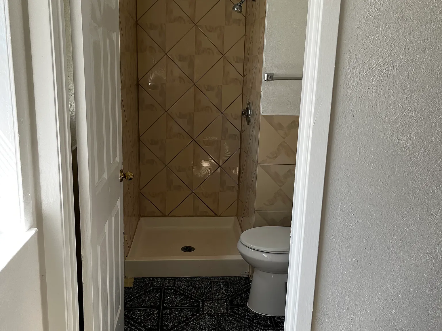 3 bed, 1386 sqft, $1,850 — Photo 4