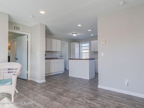 5th image of 661 4th Ave SE