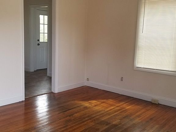 3rd image of 501 Moncure Ave