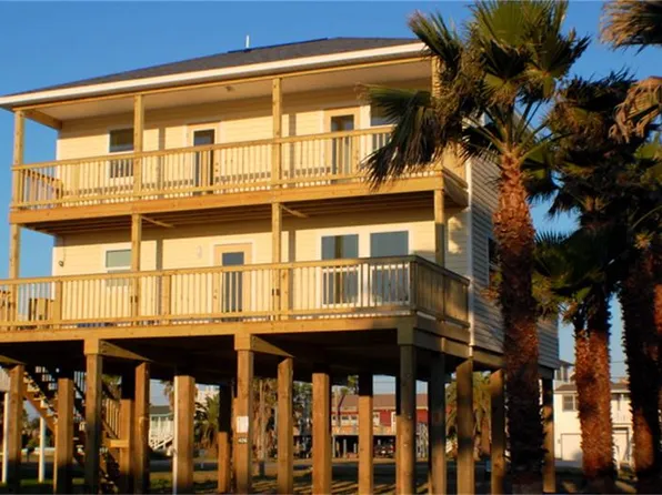 406 Seashell Dr, Surfside Beach, TX 77541
