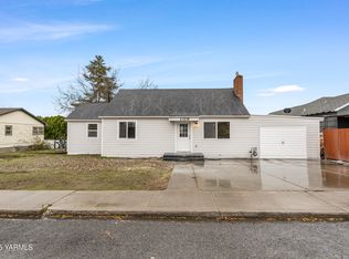 109 Hemlock Ave, Sunnyside, WA 98944