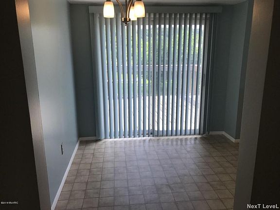 4th image of 5036 Mildred Ave SE