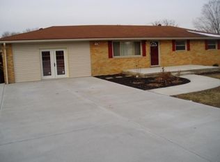 240 Chestnut Ave, Carlisle, OH 45005