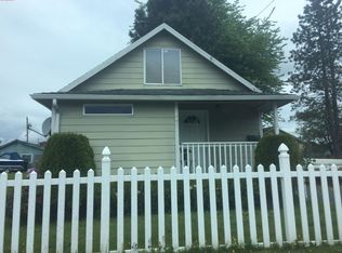 807 S 8th Ave, Kelso, WA 98626