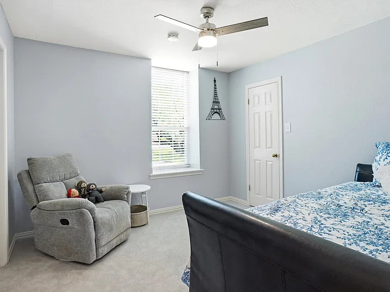 2412 Emerald Cir — Photo 30