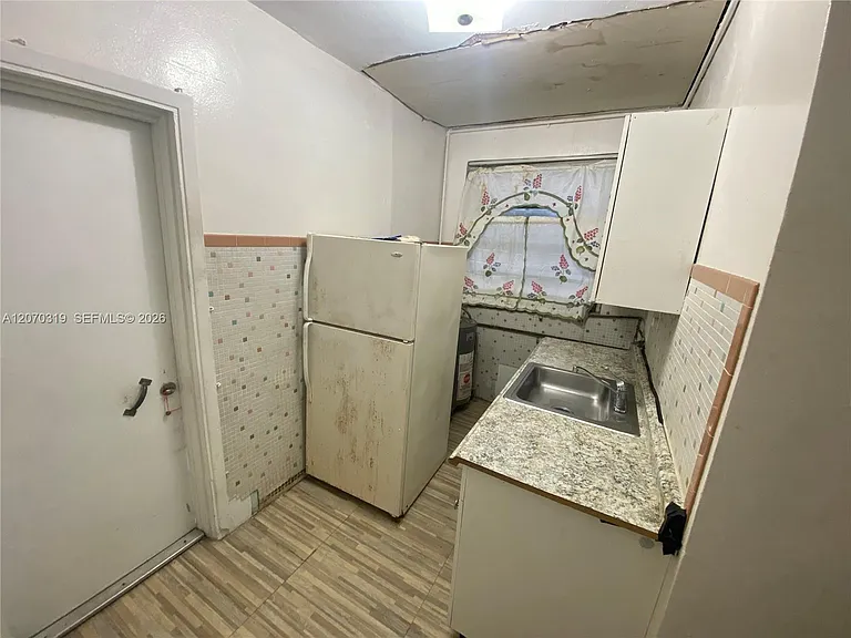 350 SW 34th Ave #- — Photo 7