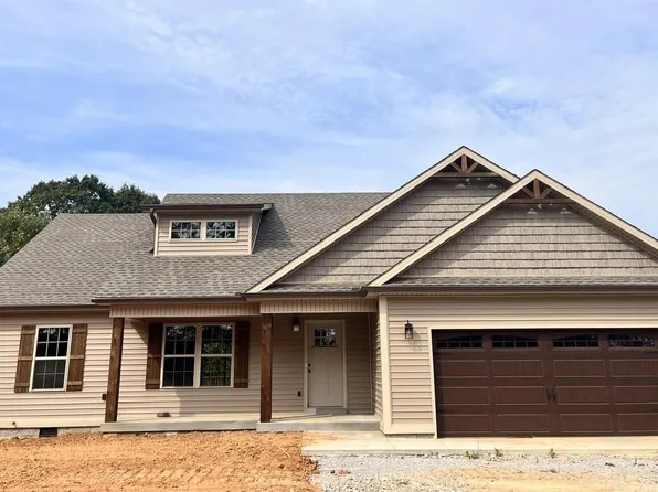 9405 Bowling Green Rd, Scottsville, KY 42164