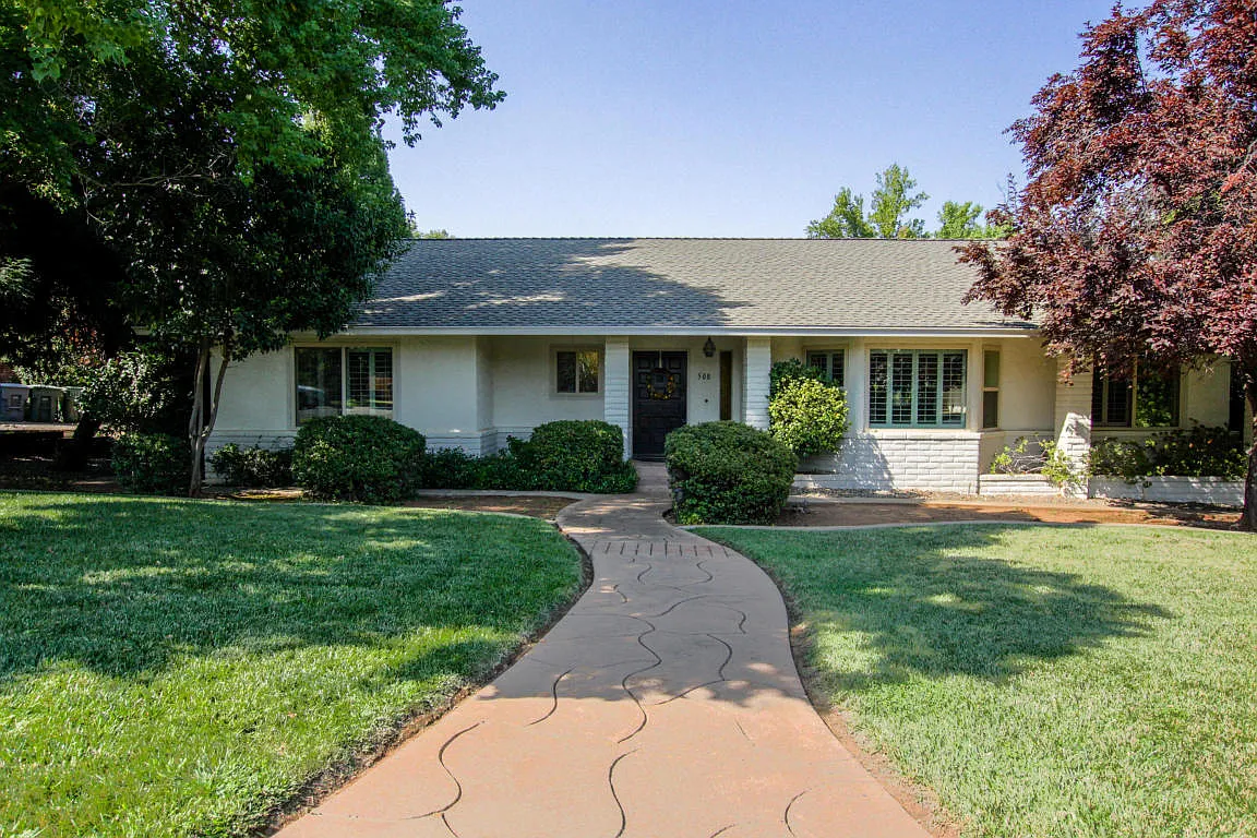 508 Royal Oaks Dr photo 1