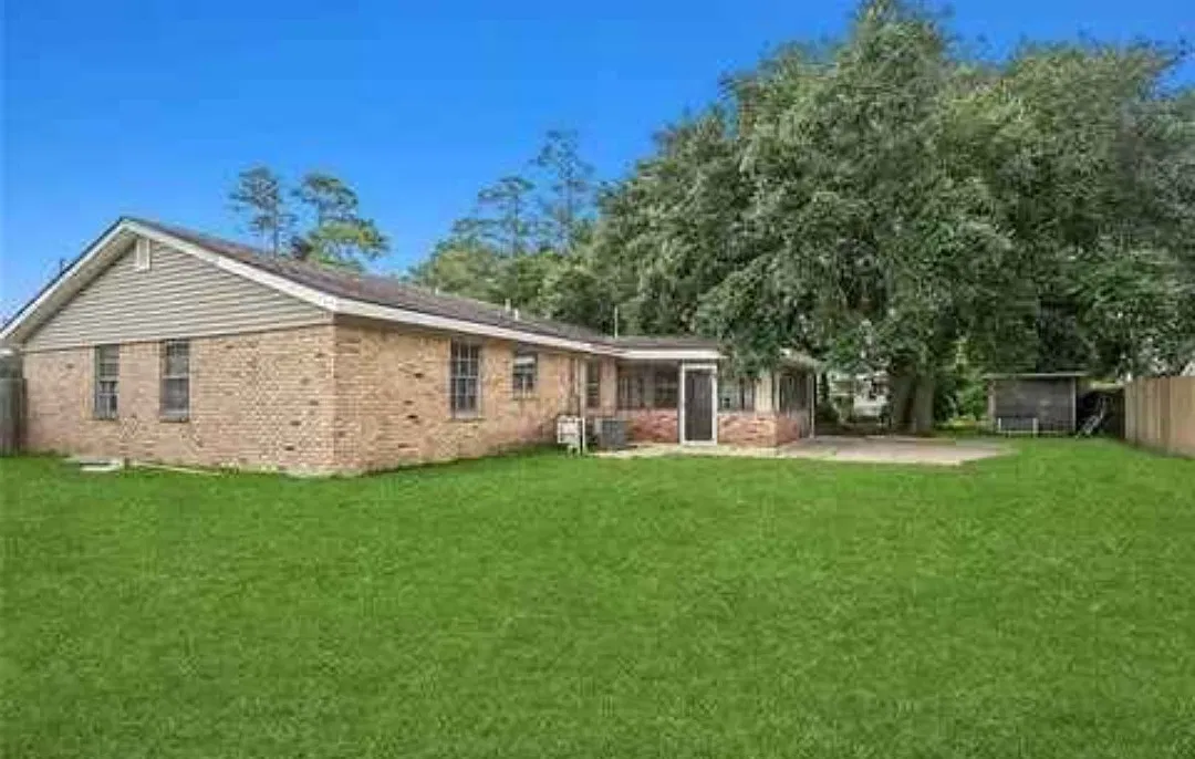 3 bed, 1370 sqft, $1,900 — Photo 3