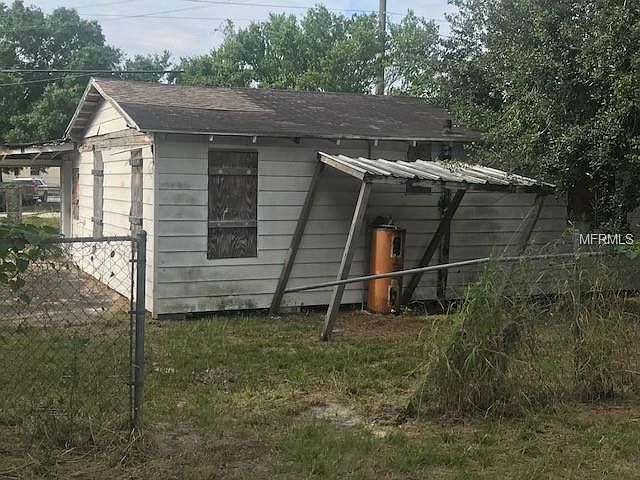 2nd image of 307 E Bridgers Ave