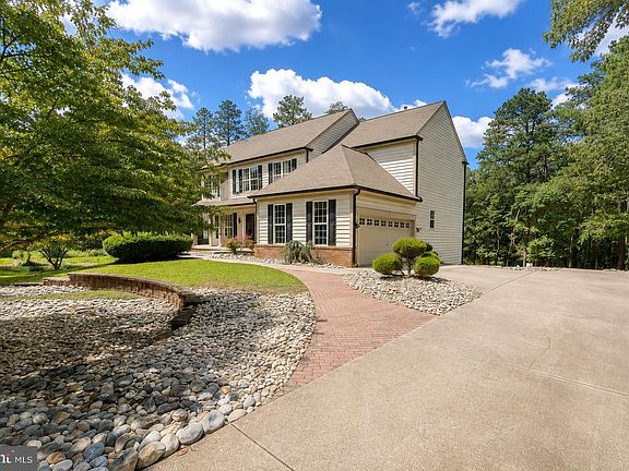 4th image of 11 Eastwick Dr