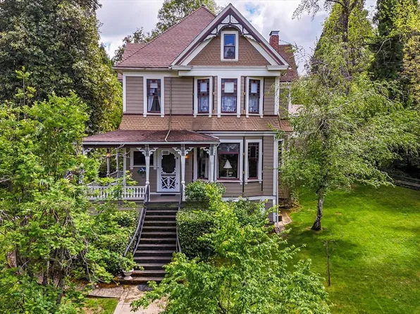203 Prospect St, Nevada City, CA 95959