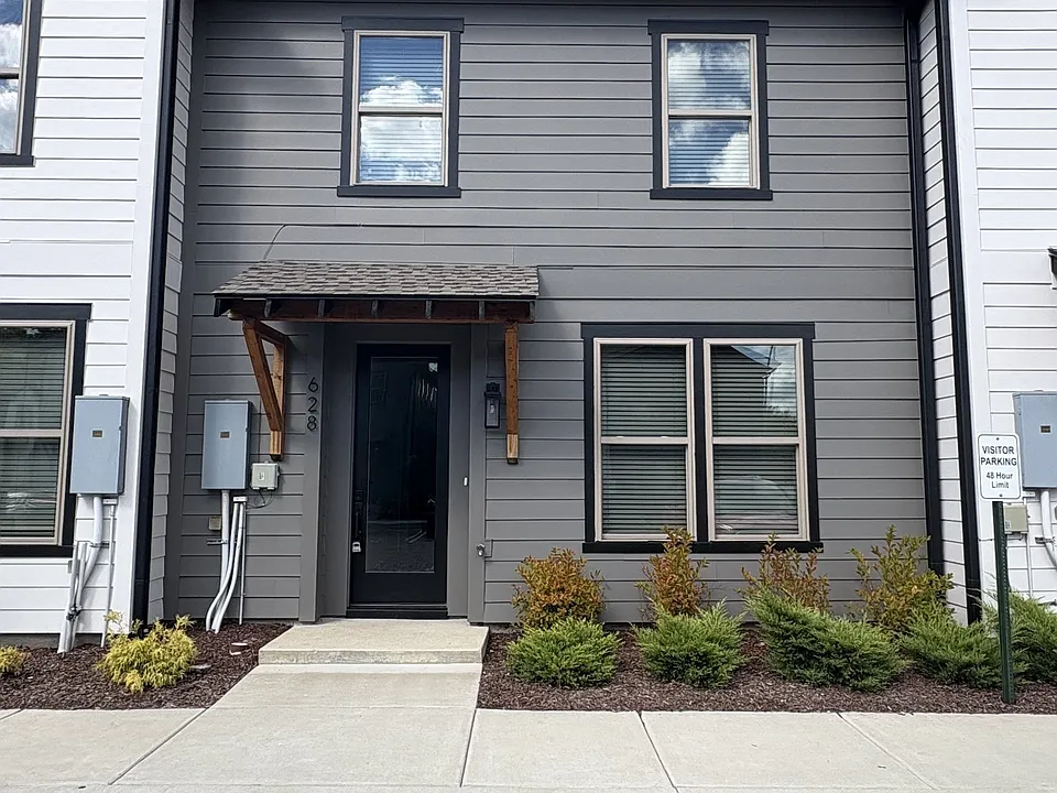 612 Wallace Ct #612
