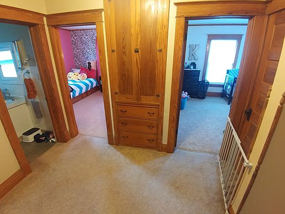 Hall-storage closet/drawers