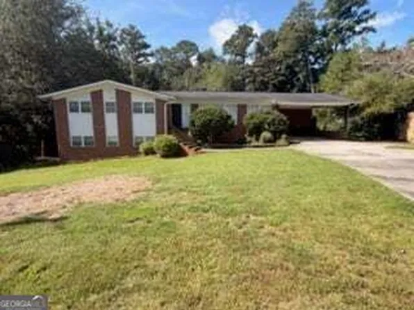 323 Forest Hill Dr, Warner Robins, GA 31088
